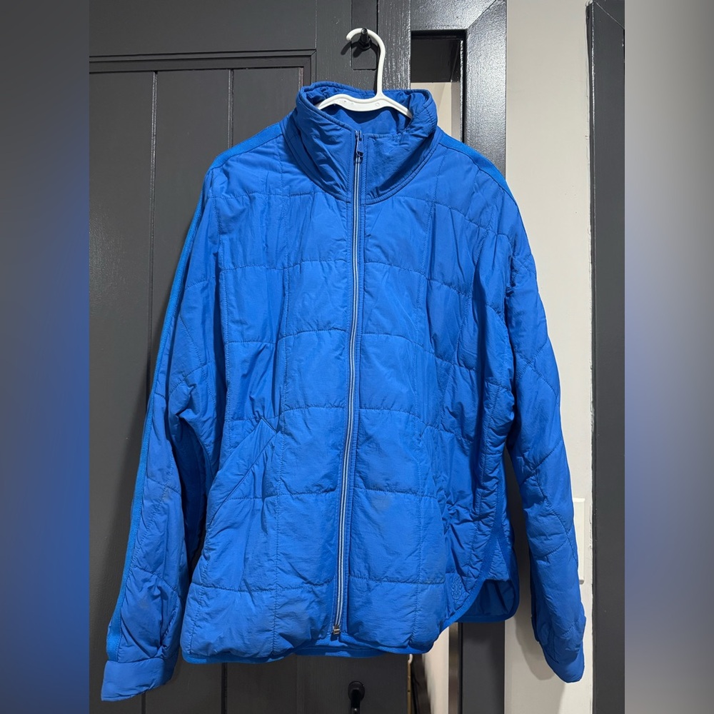 Free People Movement Peppa Puffer in Mid Atlantic. Size Large.